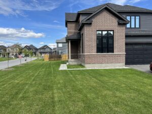 Manotick Yardz photo 2